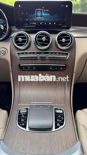 Siêu phẩm GLC200 4matic 8/2023 siêu mới nhìn là mê