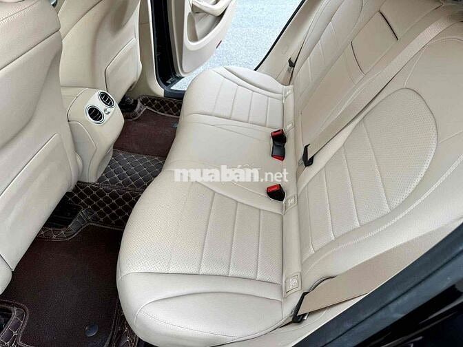 Siêu phẩm GLC200 4matic 8/2023 siêu mới nhìn là mê