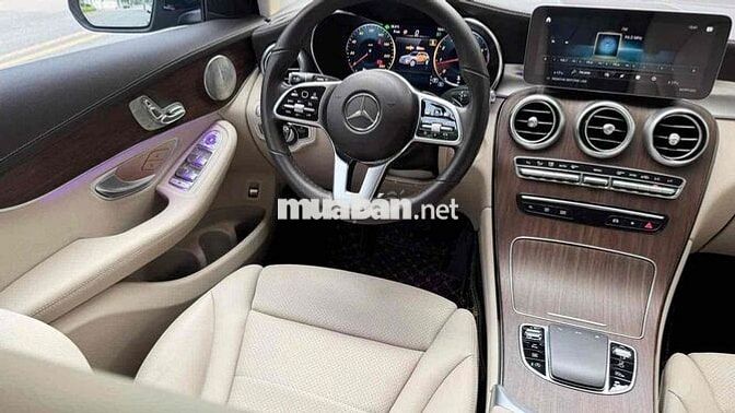 Siêu phẩm GLC200 4matic 8/2023 siêu mới nhìn là mê