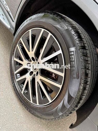 Siêu phẩm GLC200 4matic 8/2023 siêu mới nhìn là mê