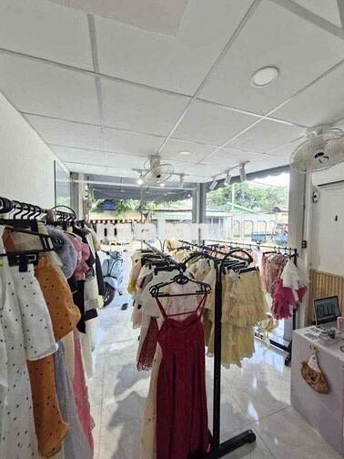 Góc 2 mặt tiền trệt2 lầu 3pn Rẻ chốt lẹ
