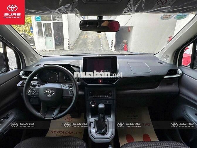 Toyota Avanza Premio 2025 1.5G Trắng 14.000km