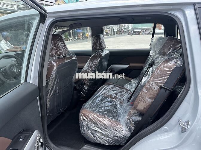 VinFast MPV7 7 chỗ Xám