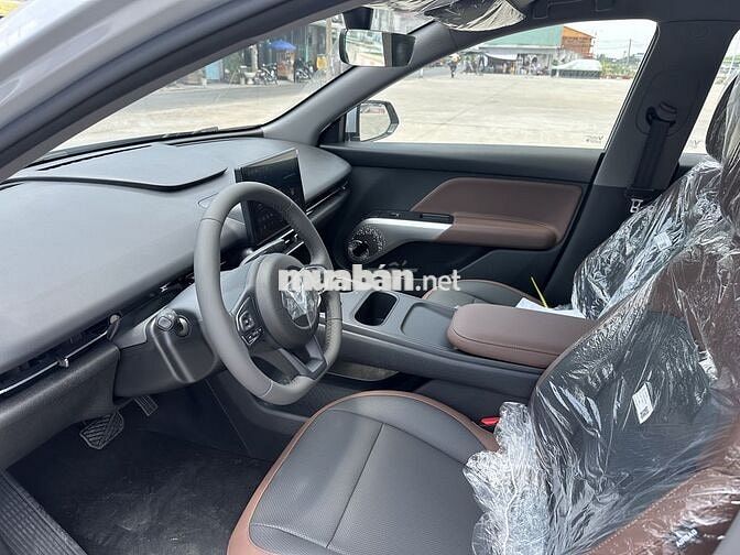 VinFast MPV7 7 chỗ Xám