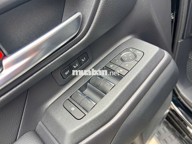 Prado LC250 đăng ký t12/2025 đi lướt 3 ngàn km