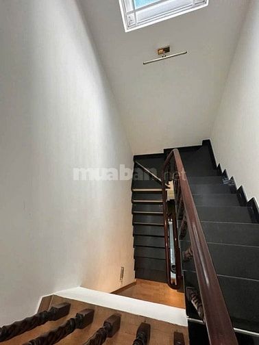 ⛔ Cho Thuê Nhà 3 Tầng 3PN. 4WC Sân OTO - Gần Đỗ Xuân Hợp - Quận 9 