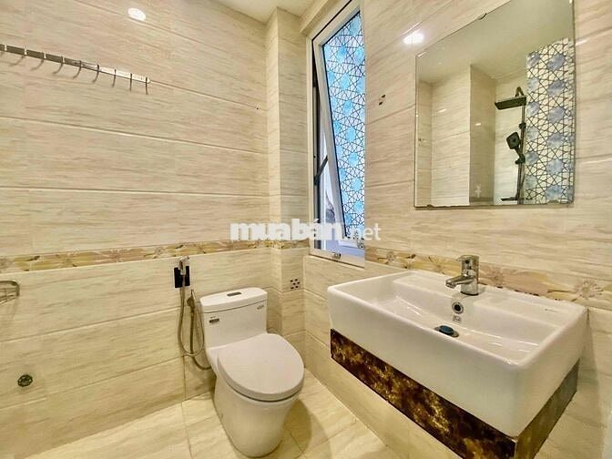 CHO THUÊ CĂN HỘ VIEW KÍNH SIU ĐẸP NẰM SÁT BÊN QUẬN 1
