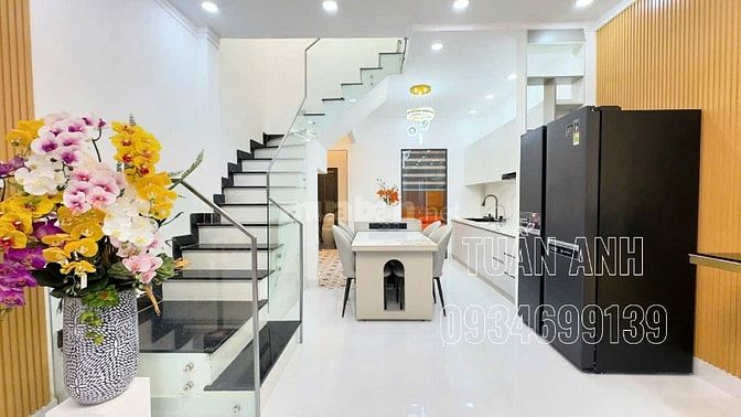 Bán Nhà Trệt Lầu Sân Thượng 4 P.N _ Hẻm Xe Hơi 6M _ Ngay Ủy Ban Nhà Be