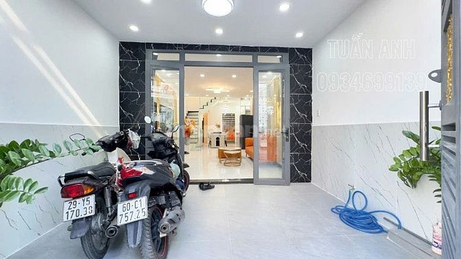 Bán Nhà Trệt Lầu Sân Thượng 4 P.N _ Hẻm Xe Hơi 6M _ Ngay Ủy Ban Nhà Be