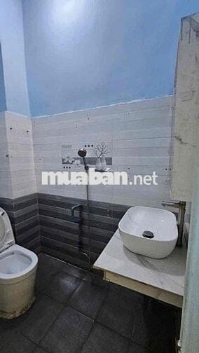 Cho thuê nhà 4,5tr/ tháng.  👉 4m x 8m Lầu 2PN 2WC.  👉 Đường Liên Ấp 12