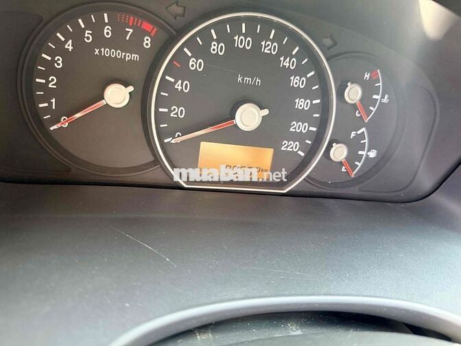 Kia Carens 2010 89562 km Xám
