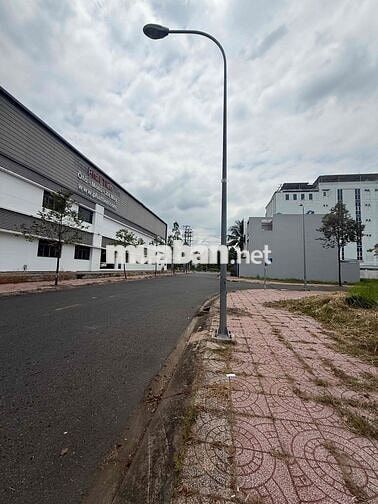 đất mặt đường nhựa 10m giá sốc cực rẻ chỉ 4,850 tỷ lô còn tl