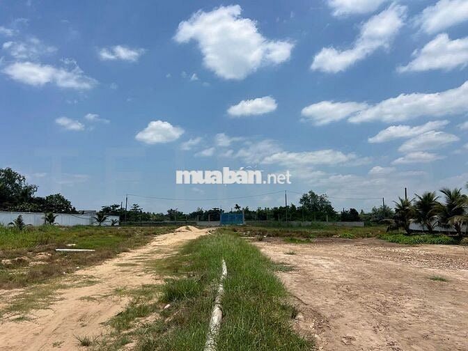 Mặt bằng 16.000 m² có mặt tiền giáp sông 2.000 tấn và lộ Container