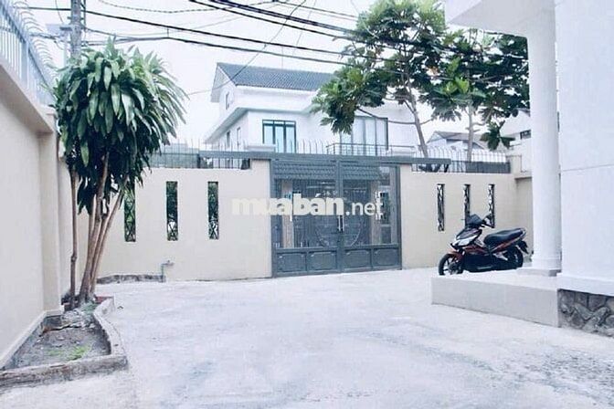 Nhà Biệt Thự MT đường số 6, P Hiệp Bình Chánh, TP Thủ Đức: 10mx20m