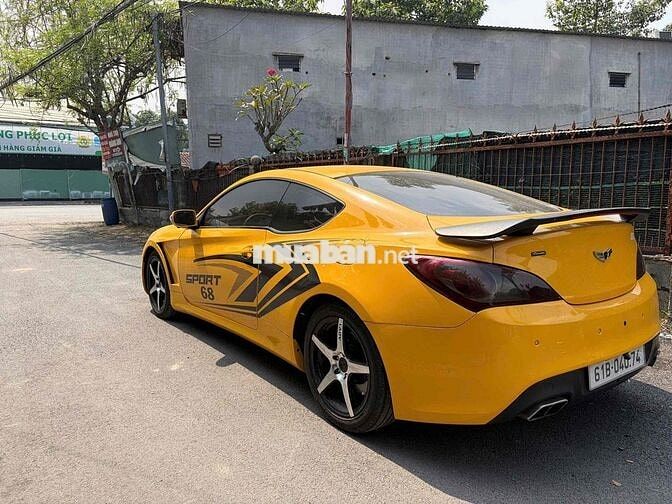 Hyundai Genesis 2010 Vàng