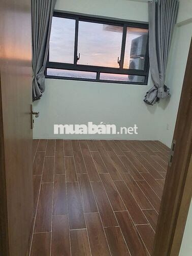 chủ cần bán gấp căn hộ 3PN-84M2, giá bán 2 tỷ750, có nội thất