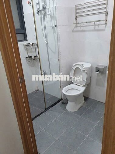 chủ cần bán gấp căn hộ 3PN-84M2, giá bán 2 tỷ750, có nội thất