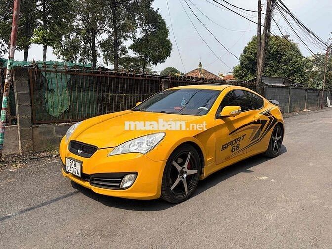 Hyundai Genesis 2010 Vàng