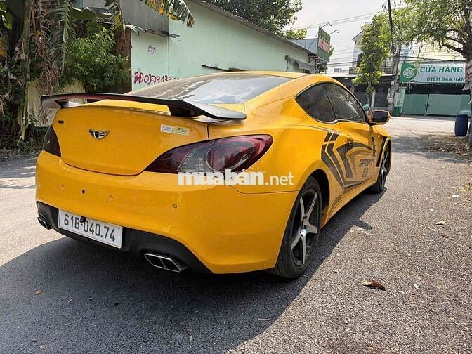 Hyundai Genesis 2010 Vàng