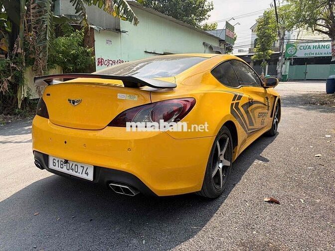 Hyundai Genesis 2010 Vàng