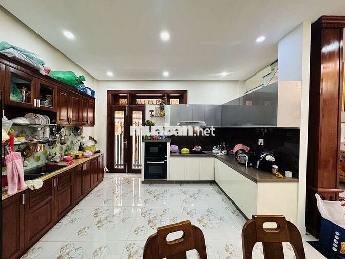 BIỆT THƯ LÔ GÓC - QUẬN 6 - 4TẦNG 144M2 - 8M NGAY VÒNG XOAY PHÚ LÂM