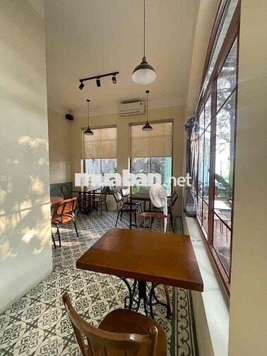 Mặt bằng Kinh Doanh sân 600m2 +150m2 Phòng lạnh sẵn đồ bán cf