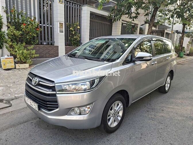 Toyota Innova E 2017 Bạc