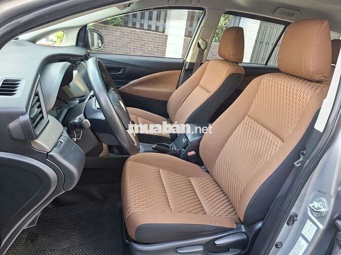 Toyota Innova E 2017 Bạc