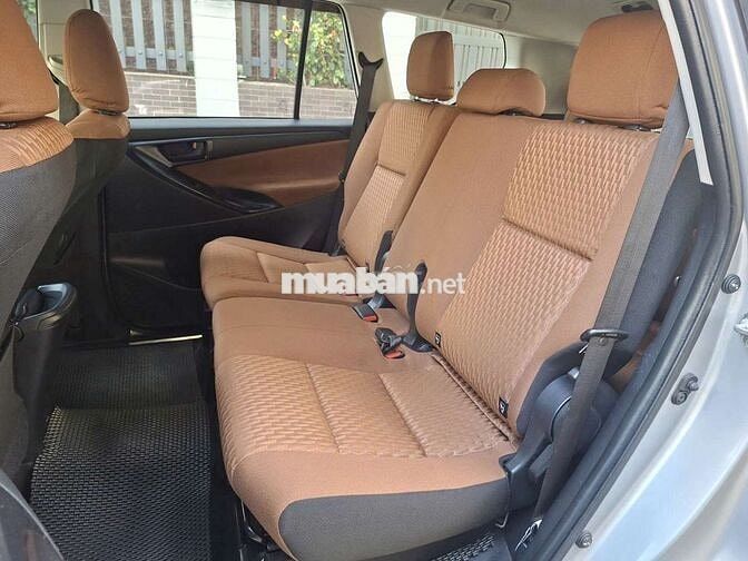 Toyota Innova E 2017 Bạc