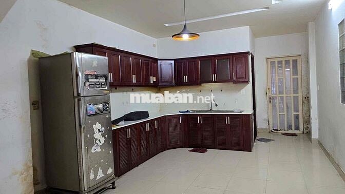 Cho thuê nhà phố mặt tiền đường hẻm 12m Giá 12tr oto vào tận nhà