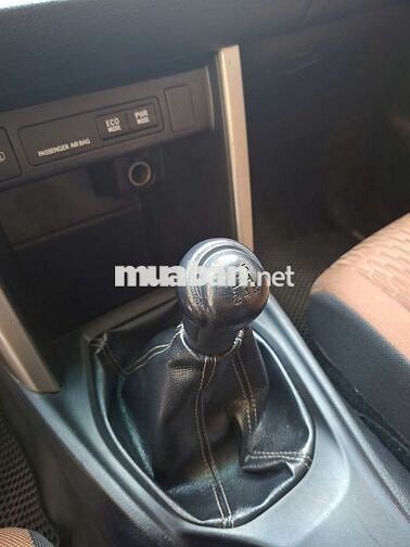 Toyota Innova E 2017 Bạc