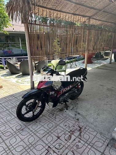 Yamaha Sirius Đỏ đen
