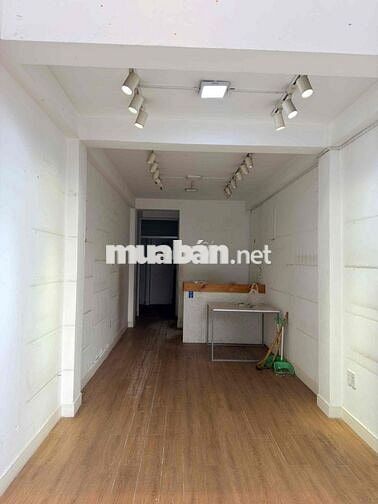 Cho thuê nhà nguyên căn mặt tiền Võ Văn Tần, P. Bàn Cờ