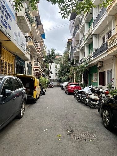 Cho thuê Nhà Văn Miếu 66m x4,5T đg oto Bv 24/7 vpty ở 22tr/1th.