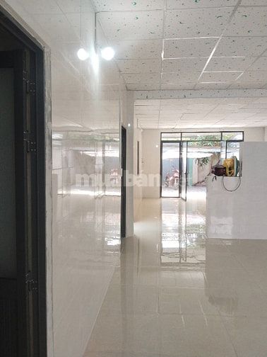 Cho thuê nhà mới xây sân vườn cây trái, thoáng mát diện tích lớn có ch