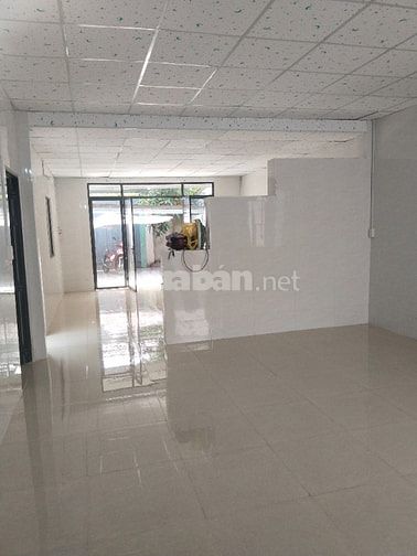 Cho thuê nhà mới xây sân vườn cây trái, thoáng mát diện tích lớn có ch