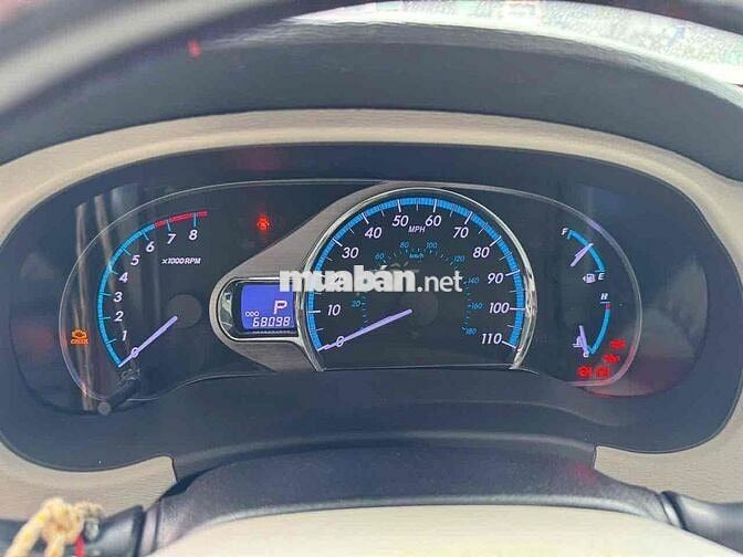 Toyota Sienna 2013 68.000 km Trắng