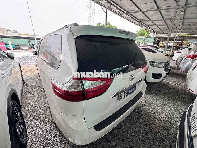 Toyota Sienna 2013 68.000 km Trắng