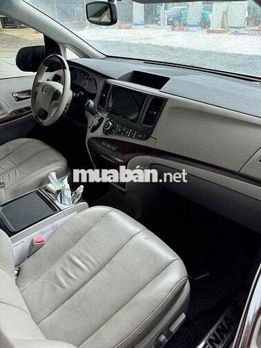 Toyota Sienna 2013 68.000 km Trắng