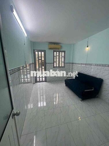 GIÁ : 9 TRIỆU 5/THÁNG   Nhà Cho Thuê Hà Tôn Quyền, P15, Q5. - DT : 3m