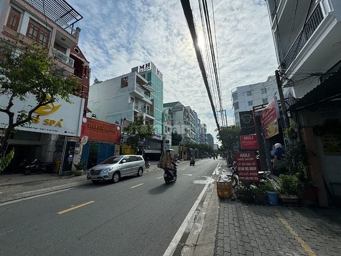 Đất 8 x 25m Mặt tiền kinh doanh Lý phục Man .Q7