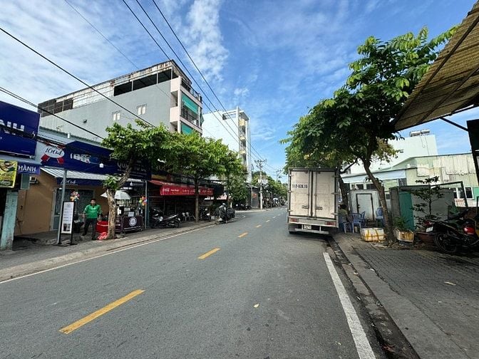 Đất 8 x 25m Mặt tiền kinh doanh Lý phục Man .Q7