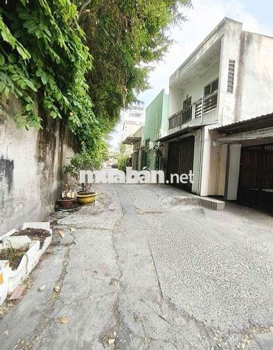 Cho thuê nhà gần Bệnh Viện Quận 8 4,5x20m 2 mặt hẻm thông  2 sân rộng