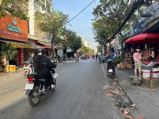 Đất 8 x 25m Mặt tiền kinh doanh Lý phục Man .Q7