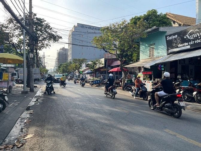 Đất 8 x 25m Mặt tiền kinh doanh Lý phục Man .Q7
