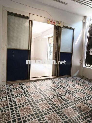 Cho thuê nhà gần Bệnh Viện Quận 8 4,5x20m 2 mặt hẻm thông  2 sân rộng