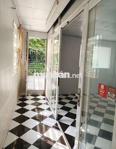 Cho thuê nhà gần Bệnh Viện Quận 8 4,5x20m 2 mặt hẻm thông  2 sân rộng