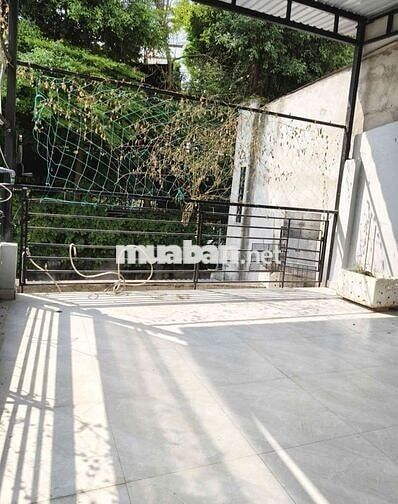 Cho thuê nhà gần Bệnh Viện Quận 8 4,5x20m 2 mặt hẻm thông  2 sân rộng