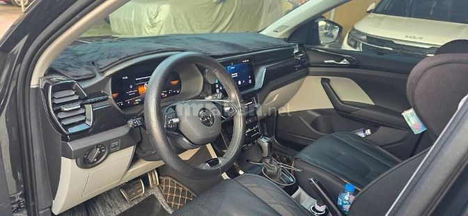 Bán xe Skoda Kushaq Style 2025, xe đẹp, còn rất mới, màu xám, BSTP