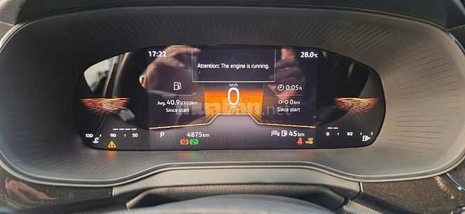 Bán xe Skoda Kushaq Style 2025, xe đẹp, còn rất mới, màu xám, BSTP